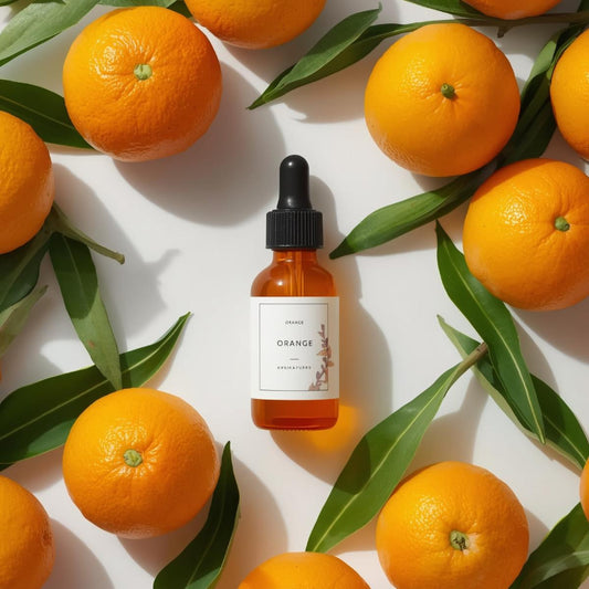 Orange – ulei parfumat cu note proaspete de portocală. Ideal pentru lumânări, wax melts și difuzoare. Flash point 70–100 °C.